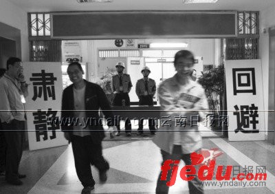 我省高考阅卷进度已过半考生和家长昨现场感受网上阅卷