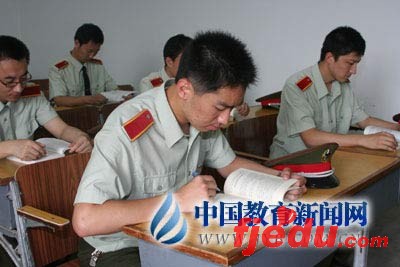 国防生故事:“四个100%”的背后(组图)