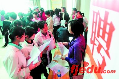 湖南07高考高职专科批8月8日开录计划招生14万