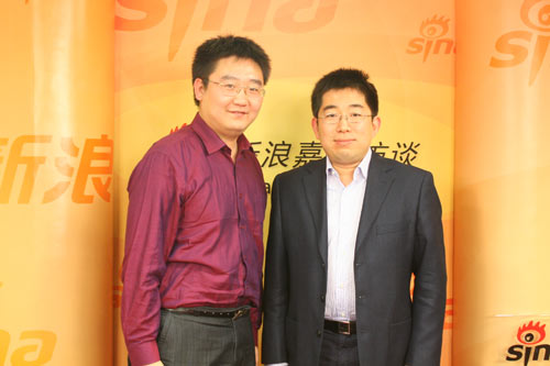 清华大学招生办主任孟芊与主持人娄雷合影 清华大学招生办主任孟芊与主持人娄雷合影