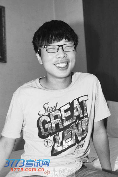 考生档案:孙寒泊   年龄:18岁   毕业学校:   周口淮阳中学   投档分数:684分   类别:理科 考生档案:孙寒泊   年龄:18岁   毕业学校:   周口淮阳中学   投档分数:684分   类别:理科