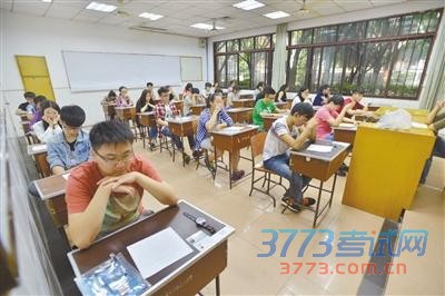 重庆22万考生今赴高考考场 明天下午结束将公布答案