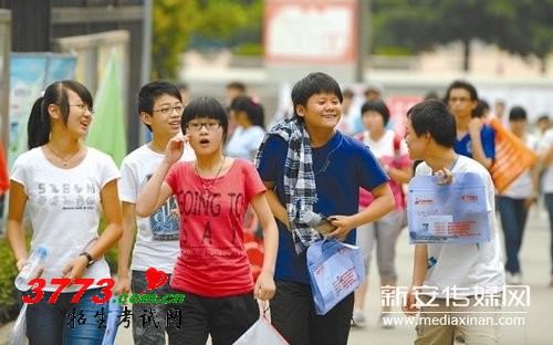 合肥中考首日考生反映语文简单 月底有望查成绩