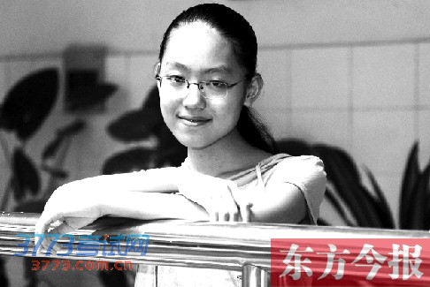 祁莹就读于郑州外国语中学,她的梦想是当一名外交官 邱琦/图 祁莹就读于郑州外国语中学,她的梦想是当一名外交官 邱琦/图