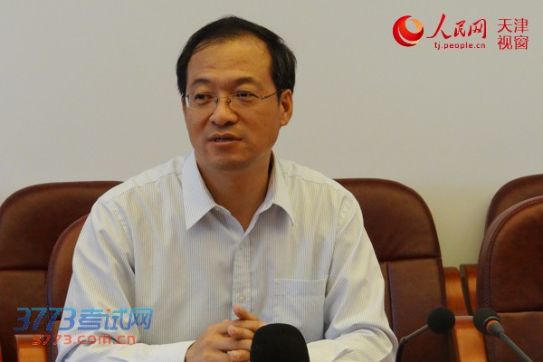 天津市教委新闻发言人、副巡视员徐广宇-发布信息(耿昌怀摄)