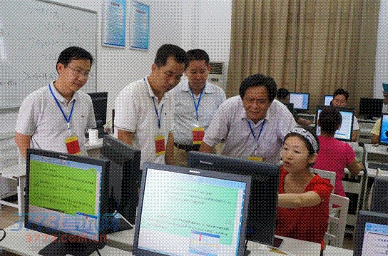 经过七个学科664名评卷教师的共同努力,为期10天的海南省2014年初中毕业生学业水平考试(中考)网上阅卷工作于7月11日上午顺利结束。