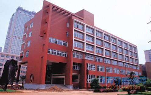 长沙一中校园风光(图片来源于网络) 长沙一中校园风光(图片来源于网络)