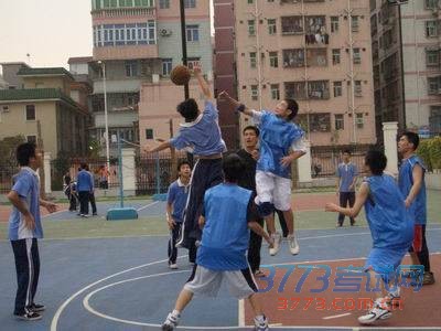 点击查看源网页 2015深圳中考体育篮球运球上篮练习技巧