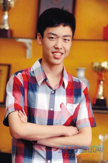 巨蟹座“学霸” 发分当天过生日