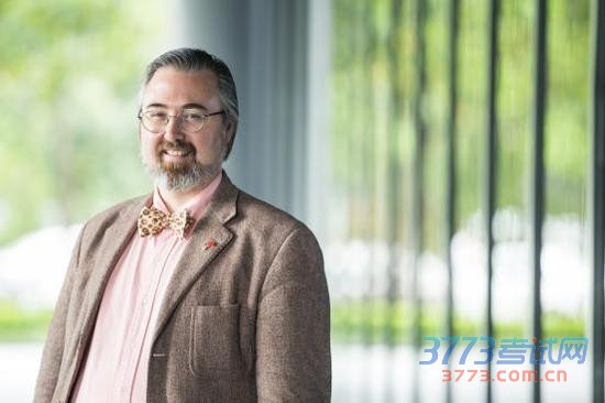 厚德书院校长Donald J。 Holder(何道明)